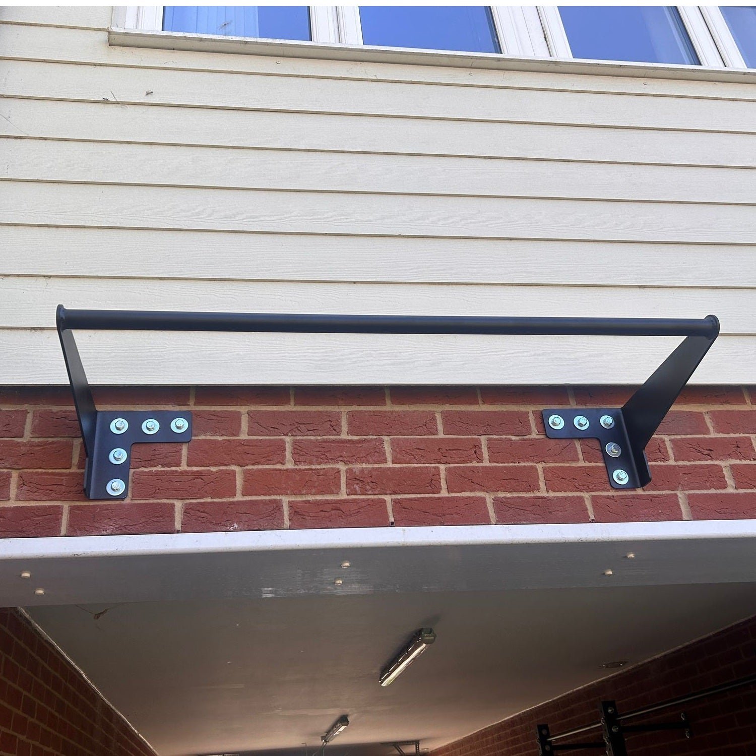 Endura Fitness Outdoor Mounted Pull Up Bar